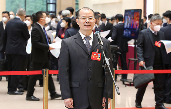 省政協(xié)委員、致公黨廣東省委會(huì)專職副主委黃小彪：高標(biāo)準(zhǔn)建設(shè)華僑經(jīng)濟(jì)文化合作試驗(yàn)區(qū)