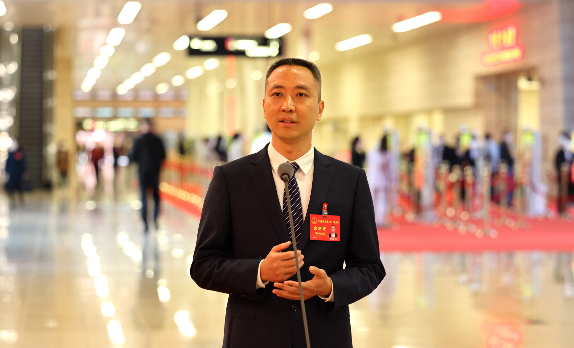 省人大代表、奧比中光科技集團(tuán)股份有限公司董事長(zhǎng)黃源浩：以高技術(shù)制造業(yè)集群錨定“全球領(lǐng)先”