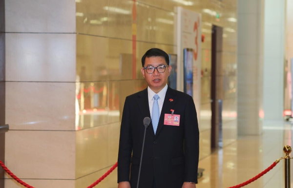 省政協(xié)委員、香港高等法院大律師、內(nèi)地執(zhí)業(yè)律師吳英鵬：促進(jìn)港澳律師融入國家發(fā)展大局
