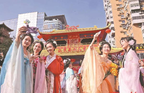 年味拉滿！廣州各區(qū)花市相繼開市