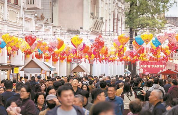 深中通道開通后首個春節(jié)，中山滿城煙火氣