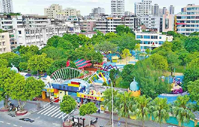 湛江“公園書吧”成市民心靈棲息地 綠蔭深處 書香自來